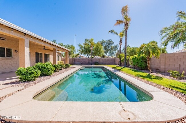 Photo - 1245 E San Carlos Way