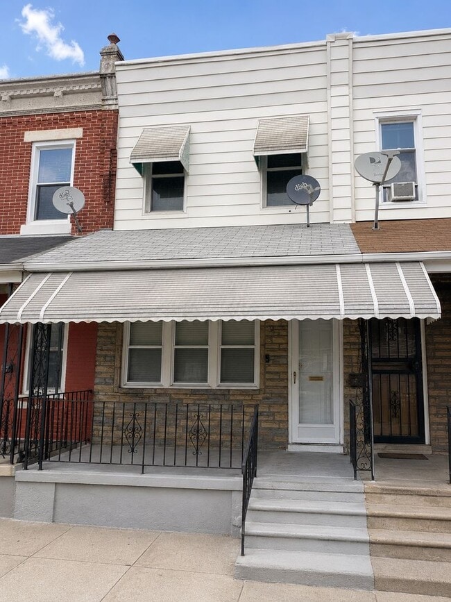 Building Photo - Move-In Ready 3BR/1BA in Elmwood — Housing Choice Vouchers Welcome