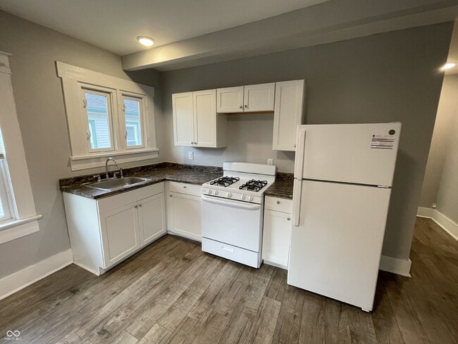 Photo - 129 W Hendricks St Unit 4