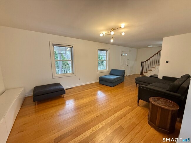 70 Renwick Pl