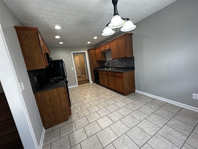 Photo - 484 Crossfield Way