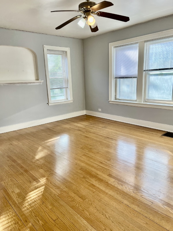 Photo - 5031 N Harding Ave Unidad 2W
