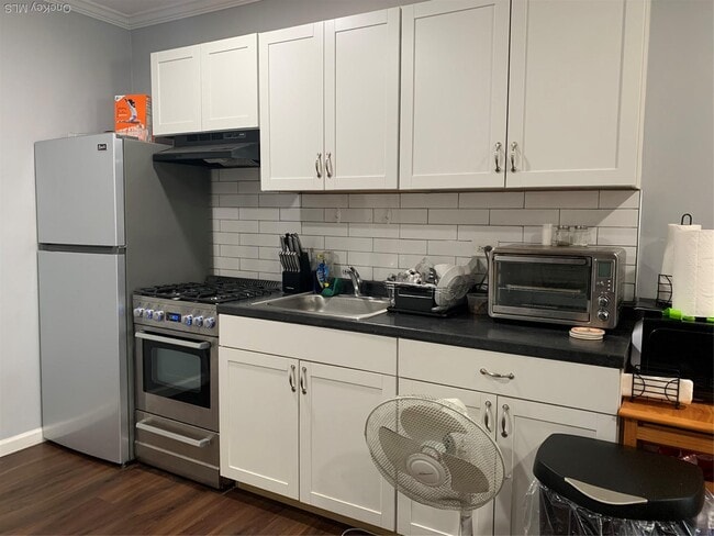 Photo - 21-29 Audrey Ave Unit 2