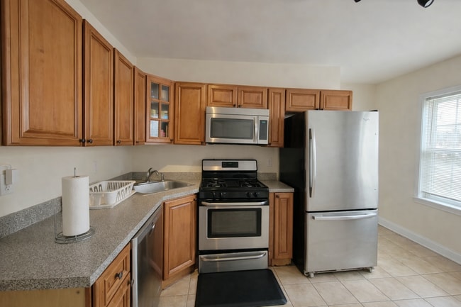 Building Photo - 9 Medford St Unit 1
