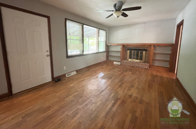 Photo - 206 Von Hollen Dr