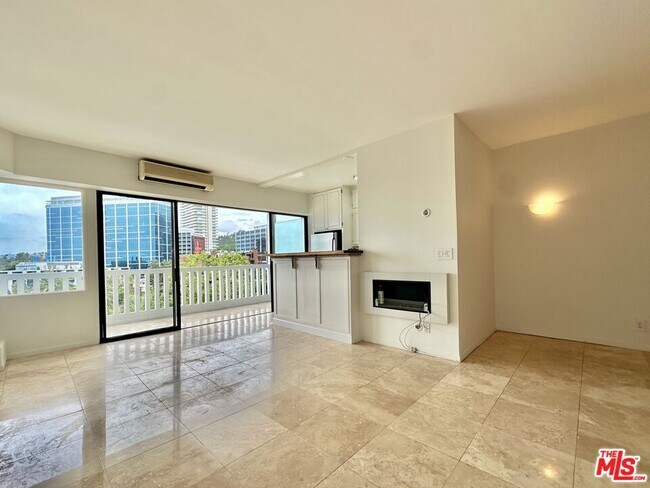 Photo - 999 N Doheny Dr Unit 711