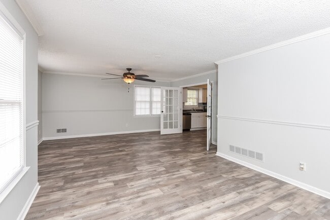 Photo - 211 River Song Rd