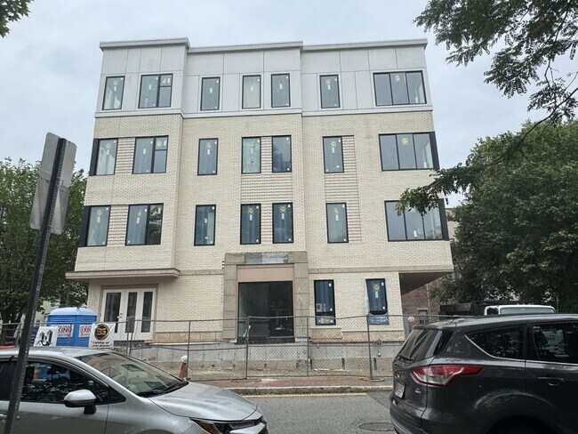 Building Photo - 300 Franklin St Unit 2 Rental