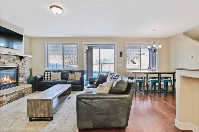 Photo - 4631 N Adale Ave Unidad ID1250630P