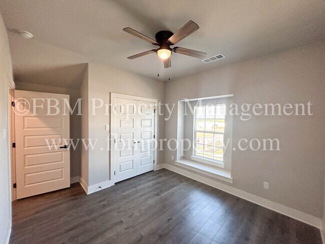 Photo - 933 Cooksey Ct
