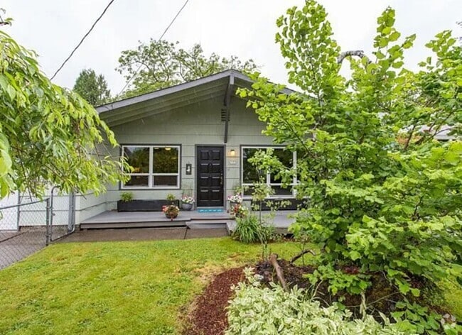 Building Photo - Arbor Lodge Bungalow with Hardwoods, Attac... Rental