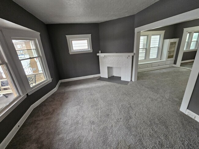 Photo - 440 E 115th St