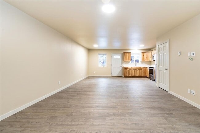 1632 Stacia St Unidad 3