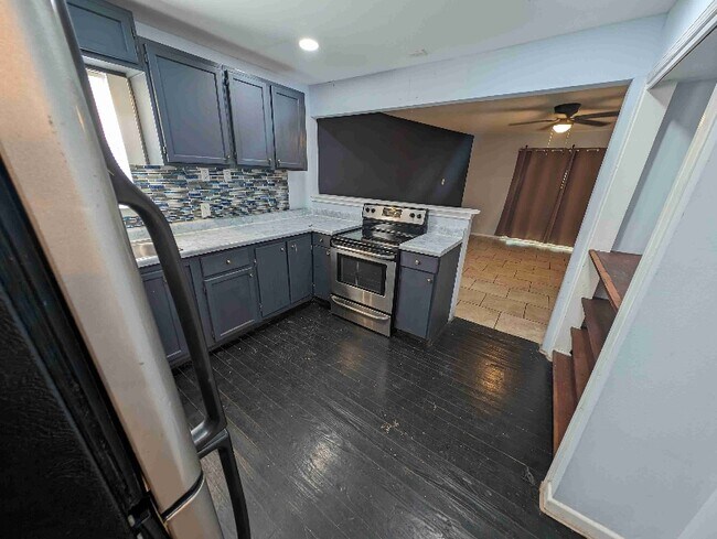 Photo - 339 W Bedford Ave