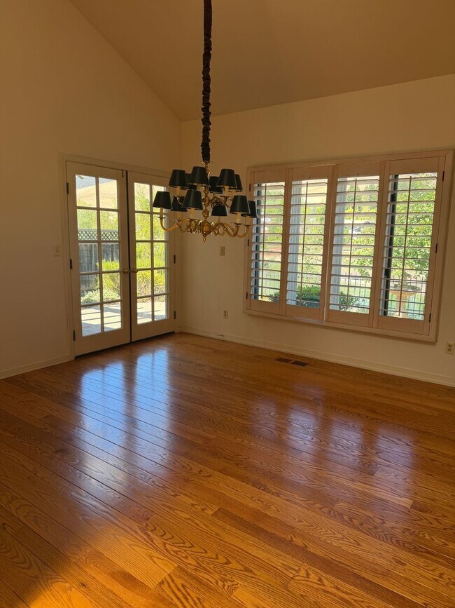 Photo - 742 Liquidamber Pl