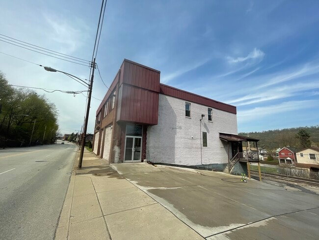 Building Photo - 410 W 5th Ave Unit 1