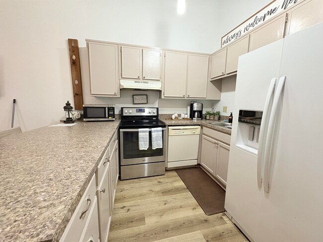 Photo - 2073 Continental Ave