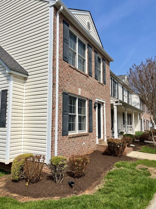 Photo - 525 Northwynd Cir