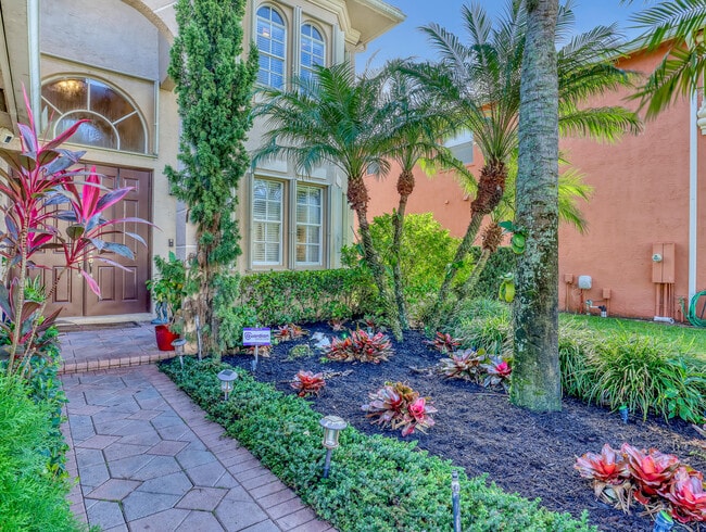 Photo - 2227 Ridgewood Cir