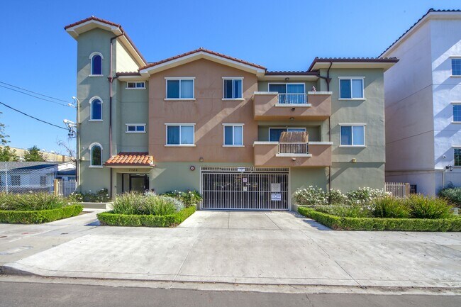 Front View - 7122 Amigo Ave Apartments Unit 102