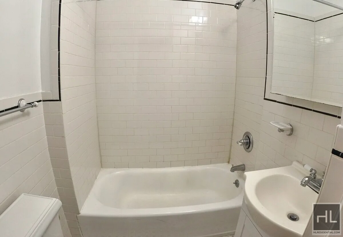 Photo - East 84th Street Unit 3J