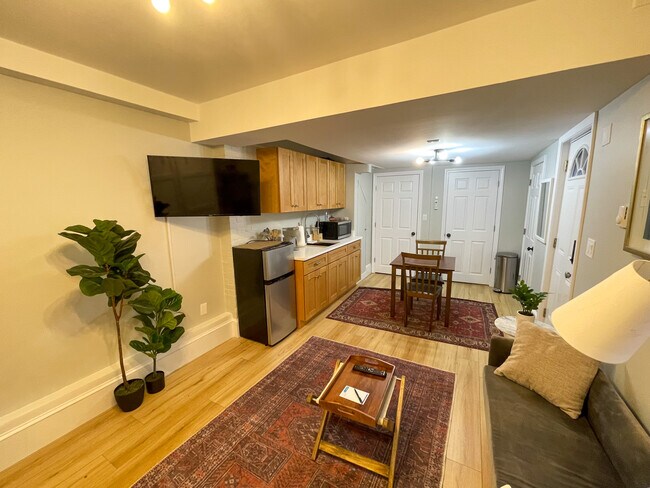24 Warwick Rd Unit B