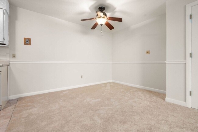 Photo - 57 Jacqueline Rd Unit 8