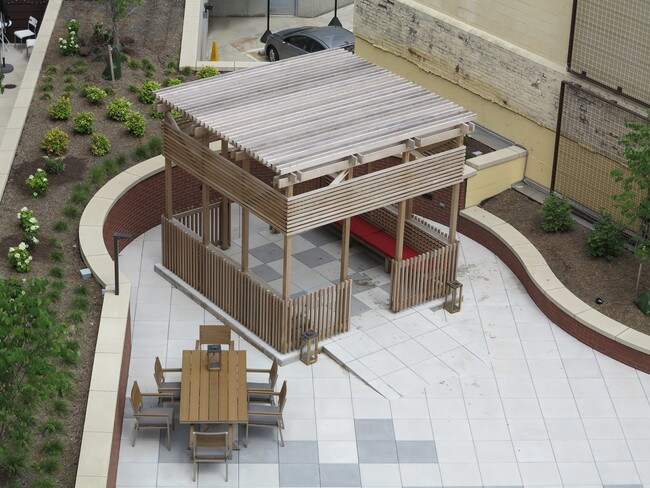 2nd floor courtyard