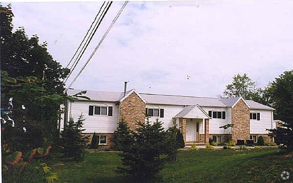 Photo - 441-449 Graham Rd