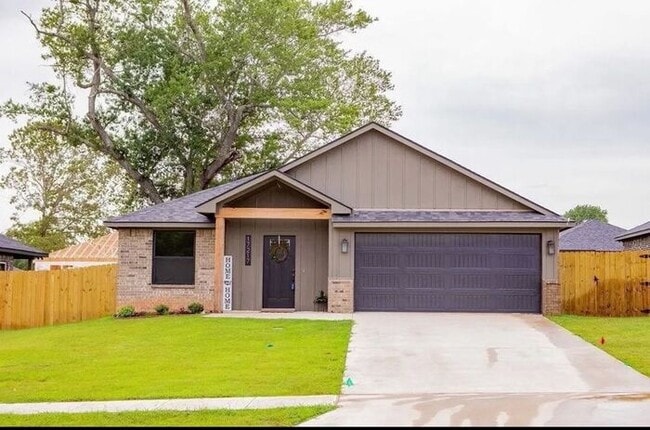 Building Photo - Lease Takeover Opportunity Available! Stunning 4 Bed 2 Bath in LINDALE ISD!
