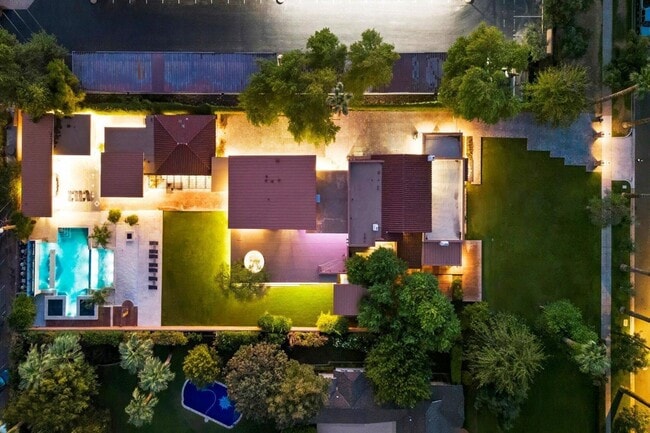 341 E Monte Vista Rd