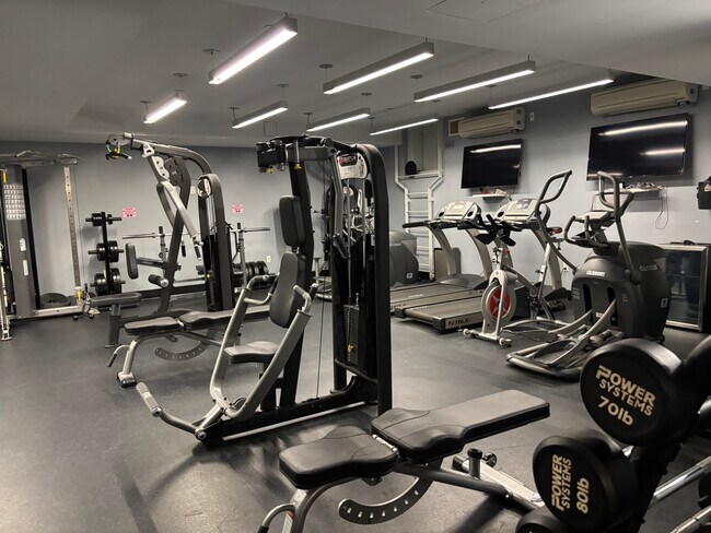 535 W 52nd St Unit 7i