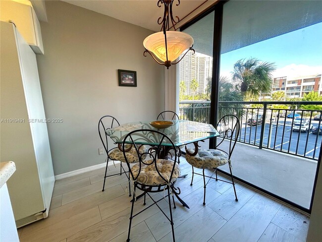 Photo - 3031 N Ocean Blvd Unidad 303