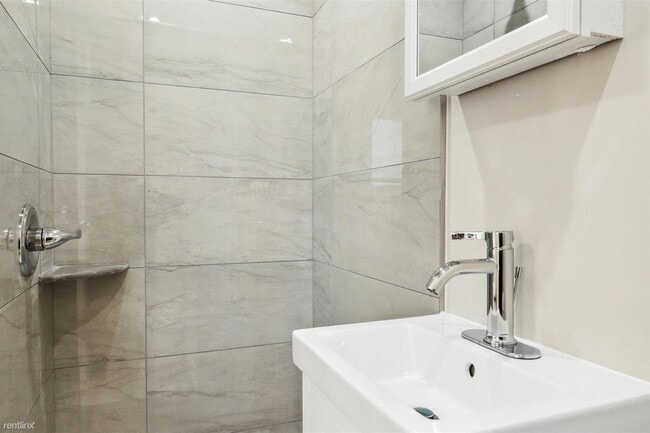 Photo - 3 br, 3 bath Triplex - 2025 N 16TH ST Unit... Unidad 101