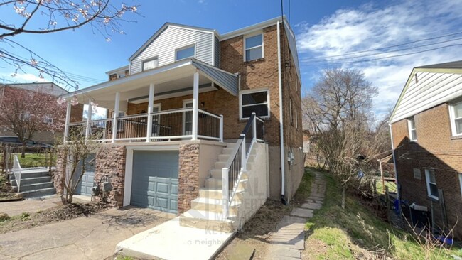 Recently Renovated 3 Bedroom in Greenfield! - Recently Renovated 3 Bedroom in Greenfield! House