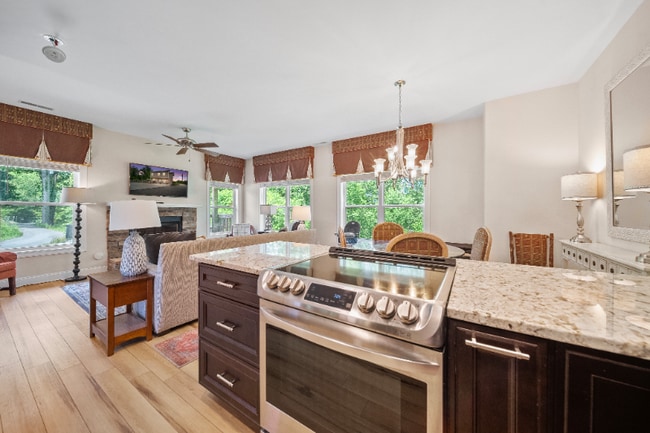 Photo - 327 E Holly Ridge Rd