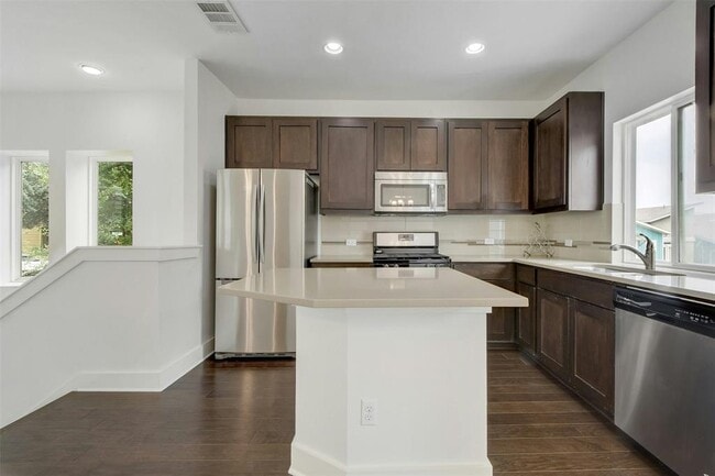 Building Photo - 1901 Warely Ln Unit 292C Rental