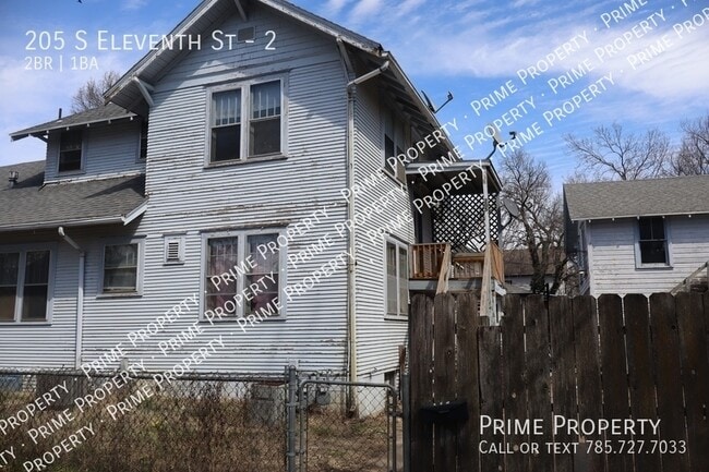 Building Photo - 205 S Eleventh St-2 Unit 2