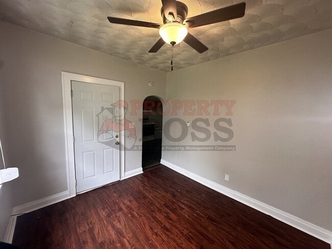 Photo - 3931 Catalpa St