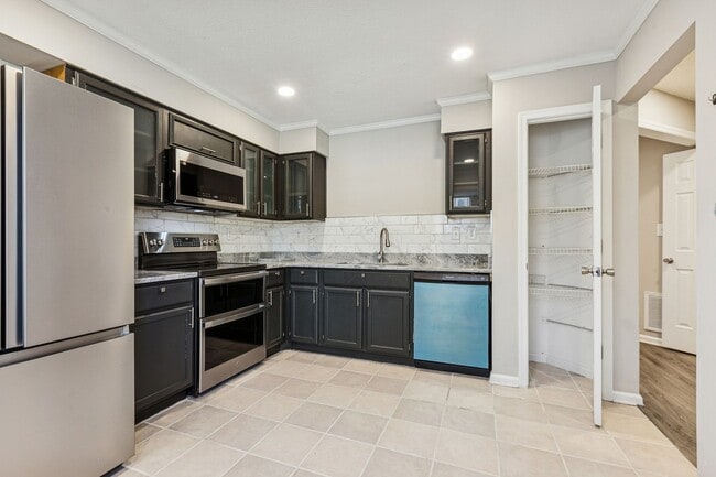 Photo - Hampton Townhouse-Move in Quick