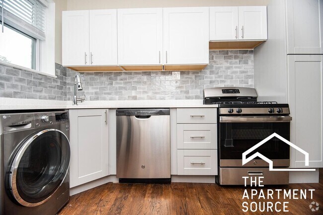Building Photo - 3815 N Greenview Ave Unit 2W Rental