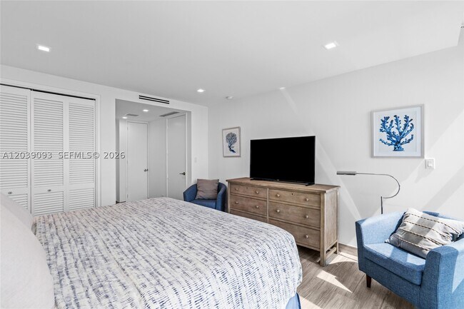 Photo - 5055 Collins Ave Unit 10H
