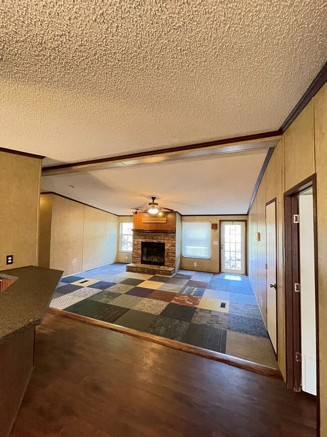 Photo - 3 bedroom 2 bath mobile home, LARGE, 1.33 ...