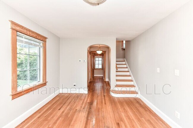 Photo - 1621 N Taylor St