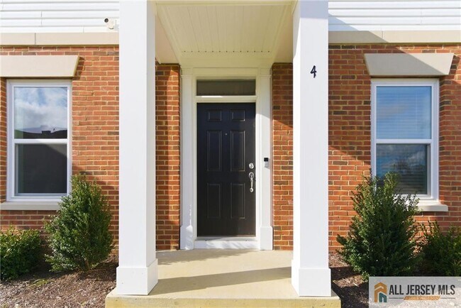 Photo - 4 Barton Ave