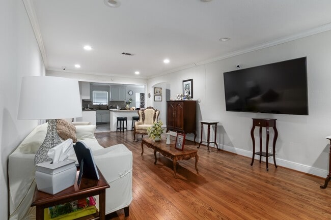 Photo - 11010 Cedarhurst Dr