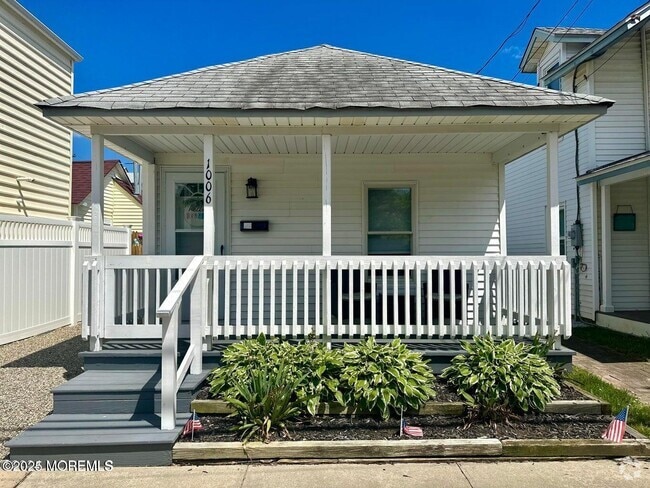 Building Photo - 1006 Beach Ave Rental
