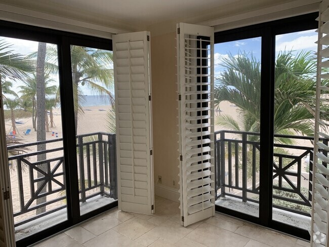 Building Photo - 1566 S Ocean Ln Unit 208 Rental
