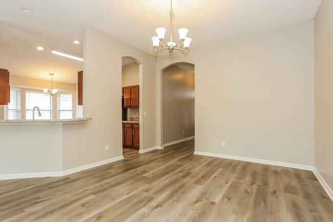 Photo - 1560 Beecher Ln