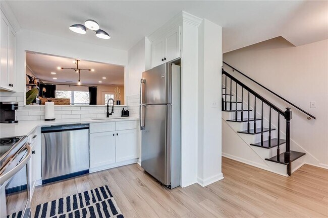 Photo - 5015 Laurel Springs Way SE
